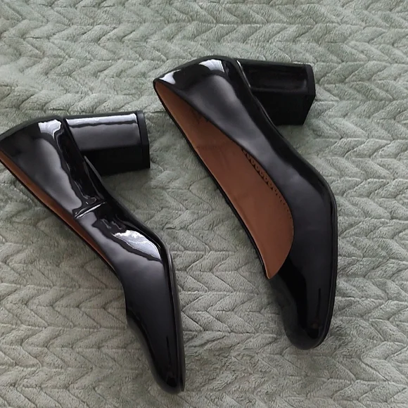 OFFER PLS! Journee Collection Black Heels - Picture 3 of 12